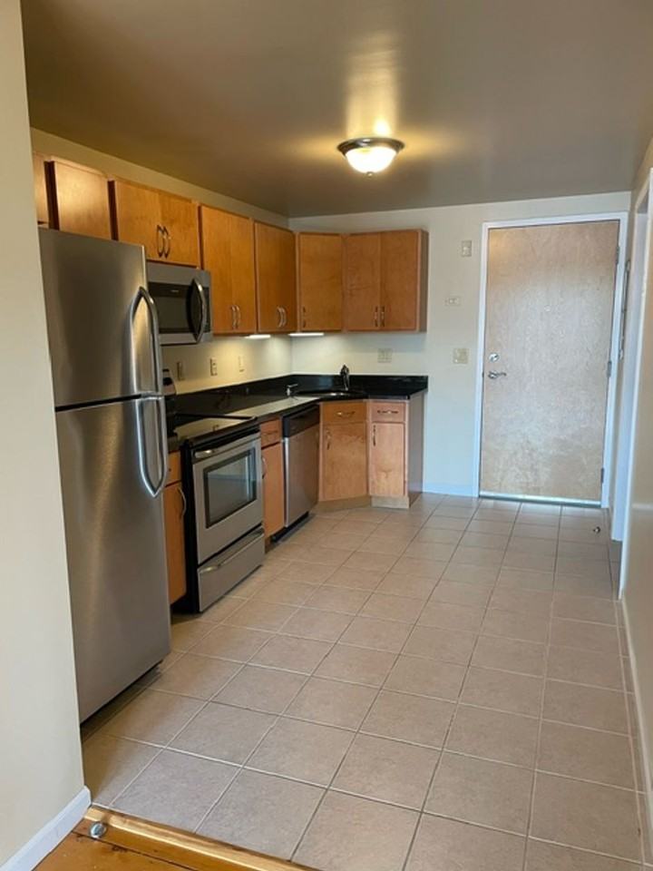 Victoria Riverside Lofts - Photo 3 of 34