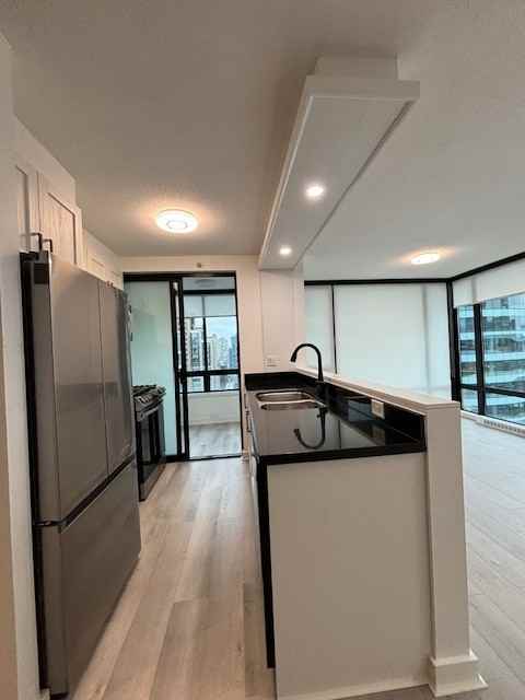 Burrard St & Burnaby St #1404 - Photo 5 of 11