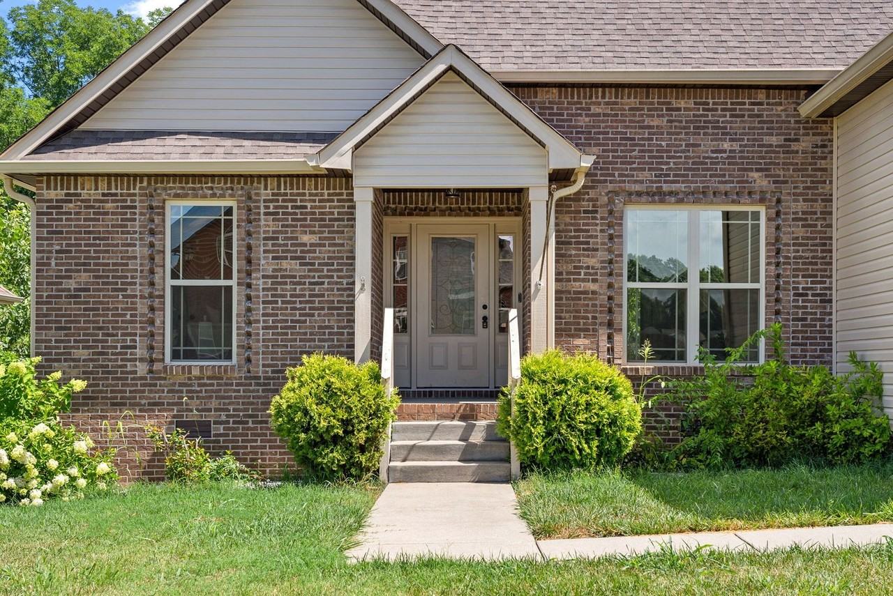 1029 Garner Hills Dr - Photo 3 of 30