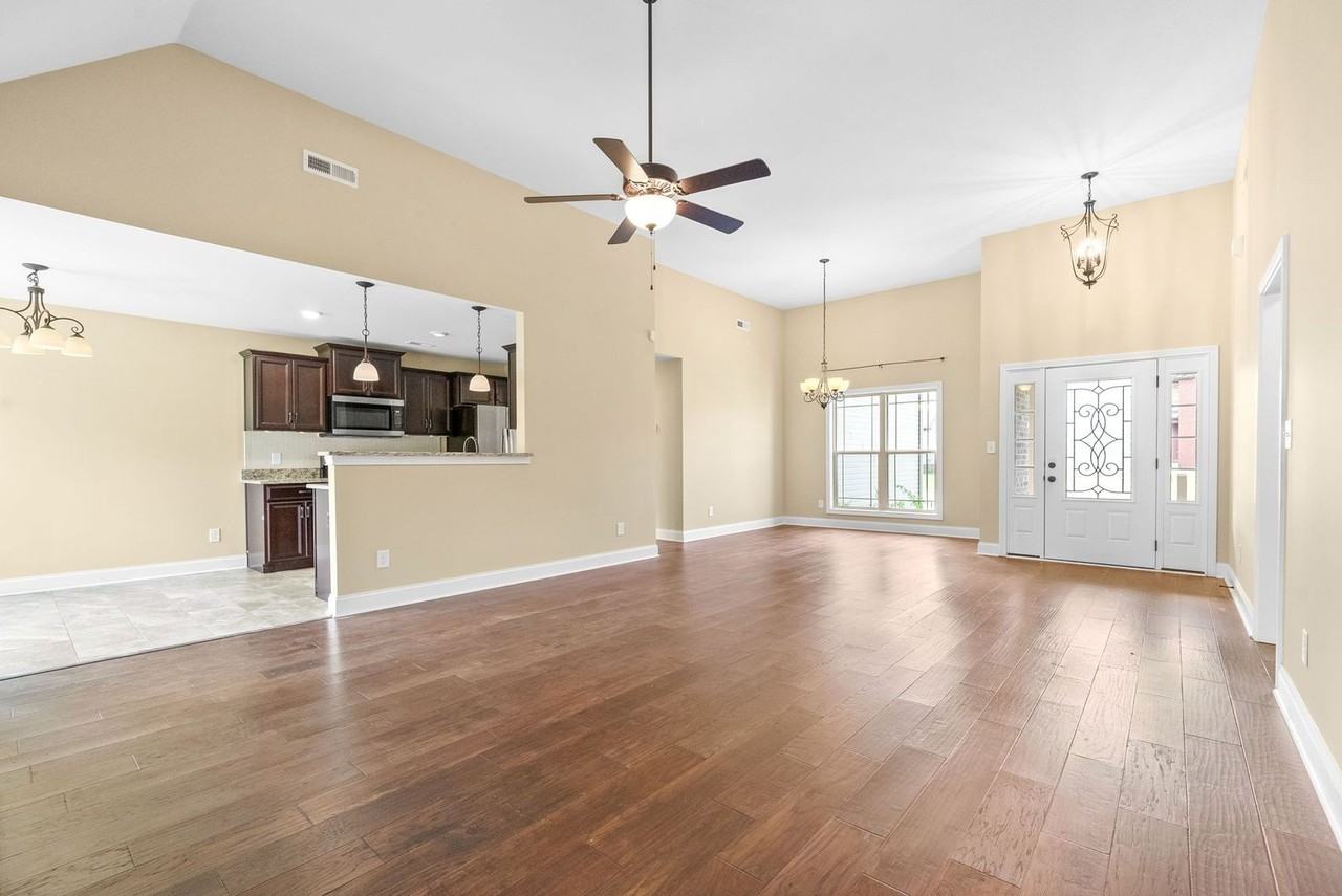 1029 Garner Hills Dr - Photo 7 of 30