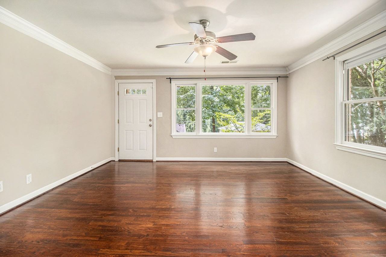 2576 E Tupelo St Se - Photo 3 of 16