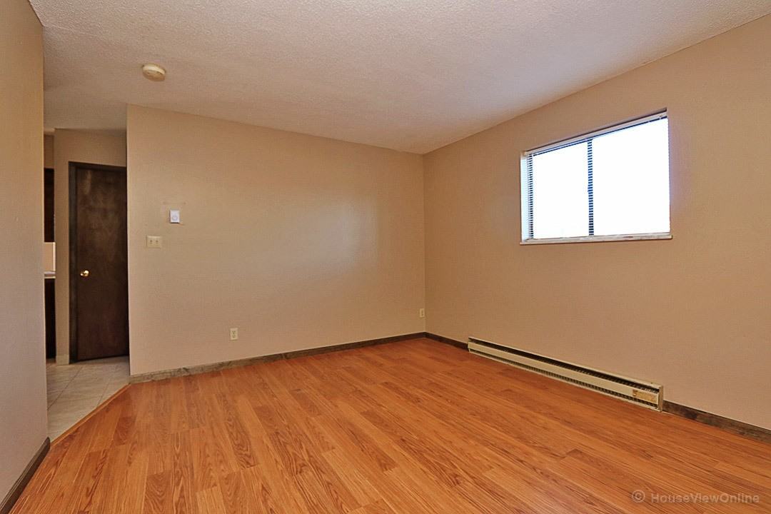 East Lane 325 - Photo 2 of 15