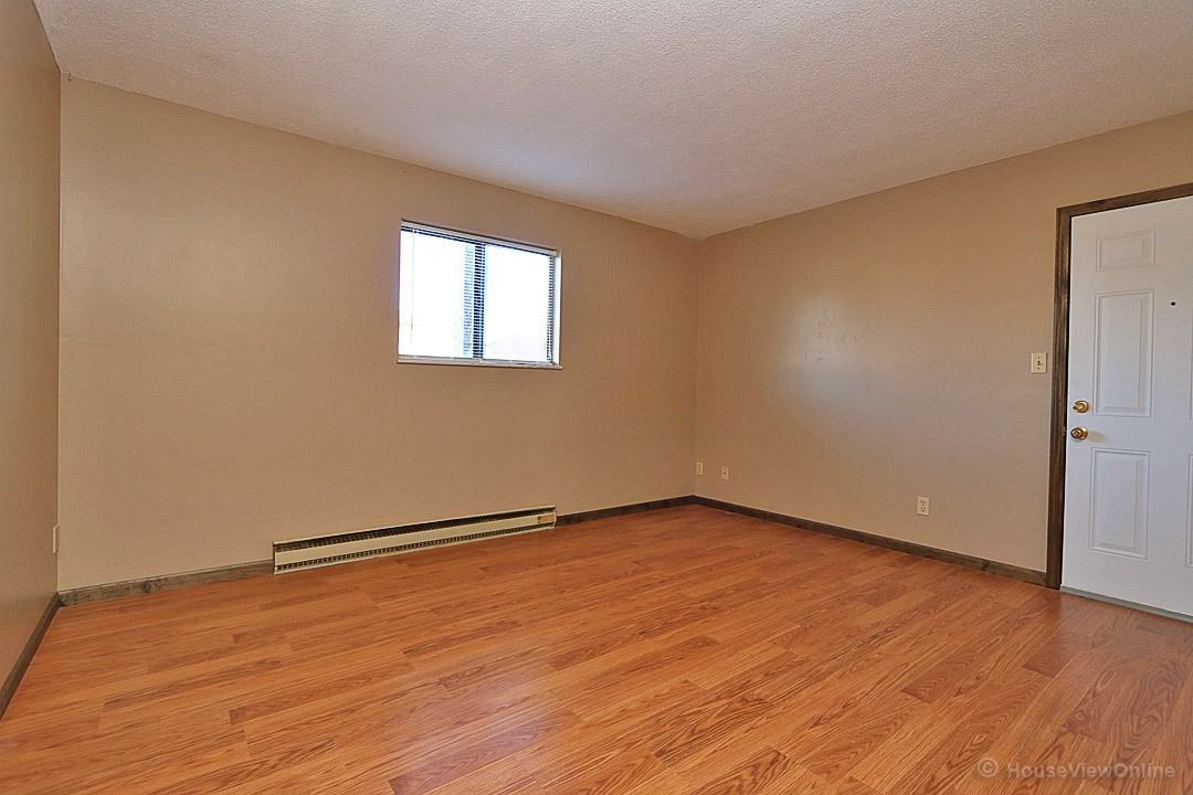 East Lane 325 - Photo 3 of 15