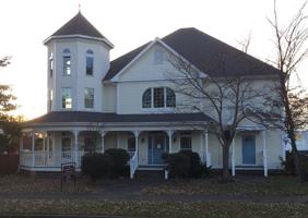 featured image of 1720 Leighton Ave