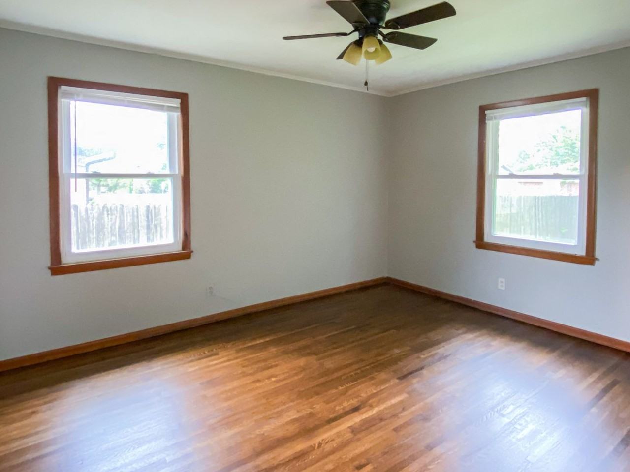 404 S Garnett Rd - Photo 2 of 15