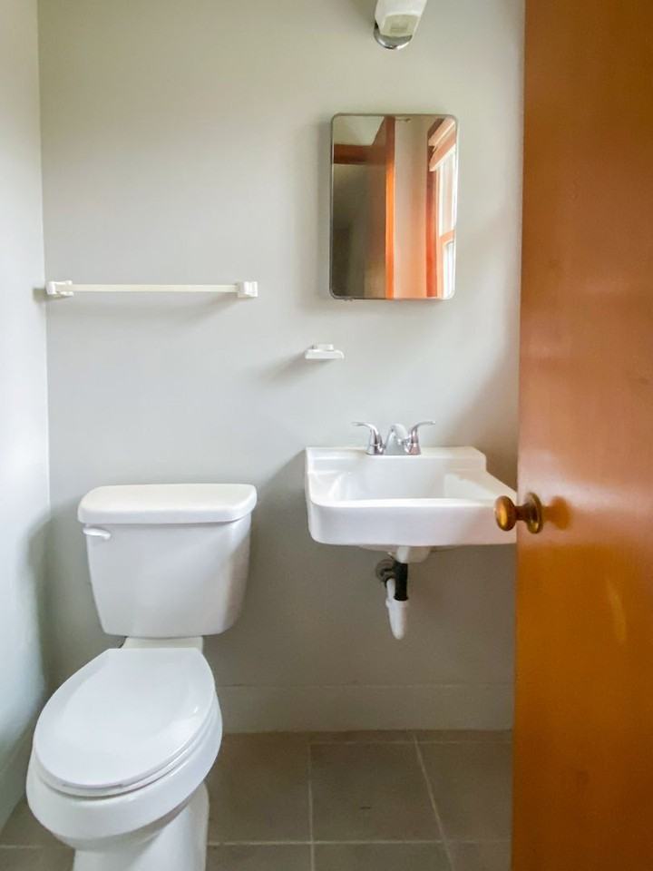 404 S Garnett Rd - Photo 5 of 15