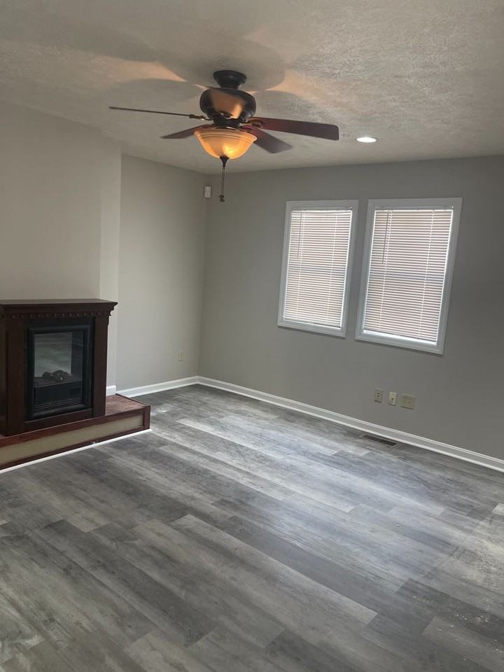 591 E Maiden St - Photo 3 of 12