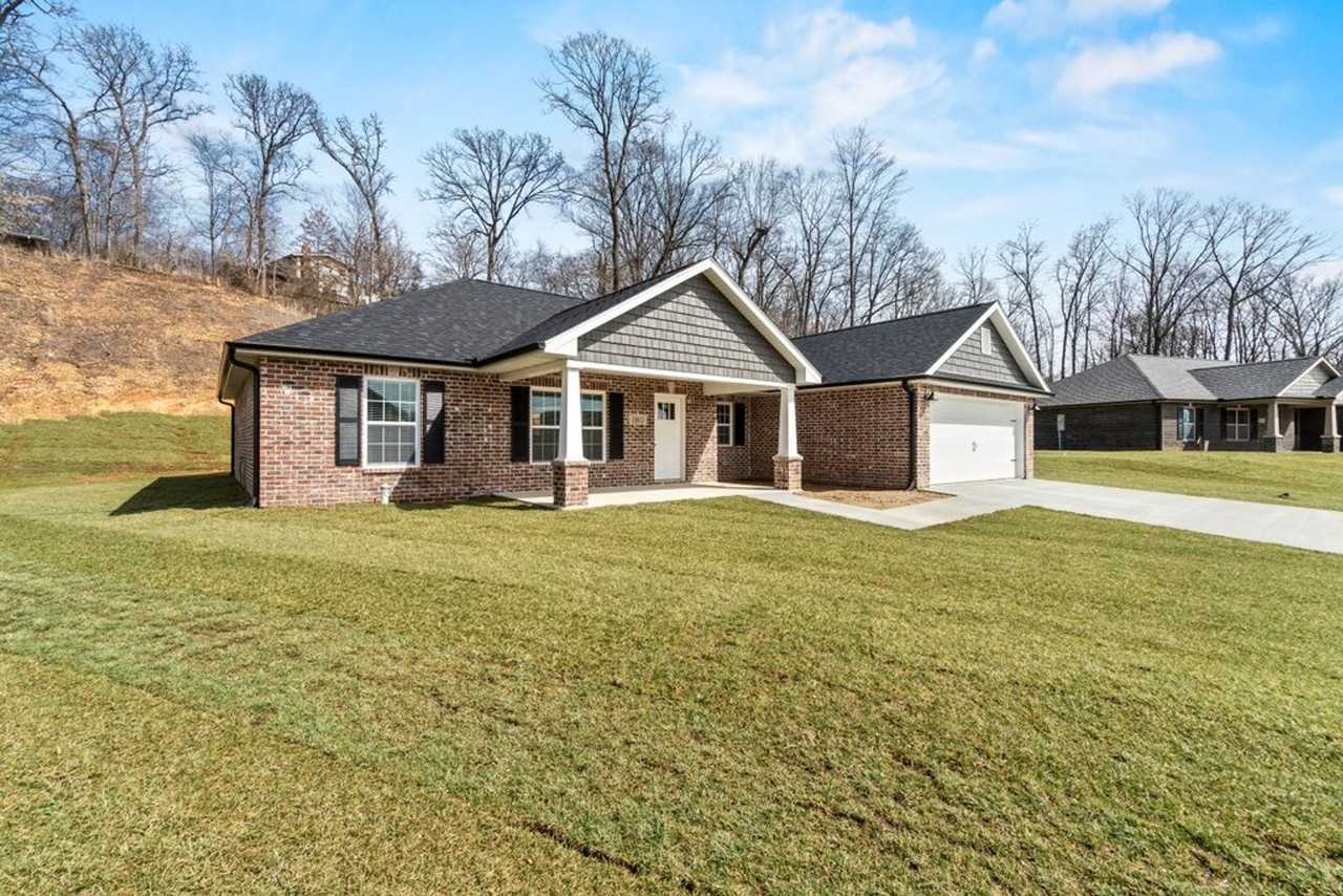 1900 Williamsburg Dr - Photo 2 of 24