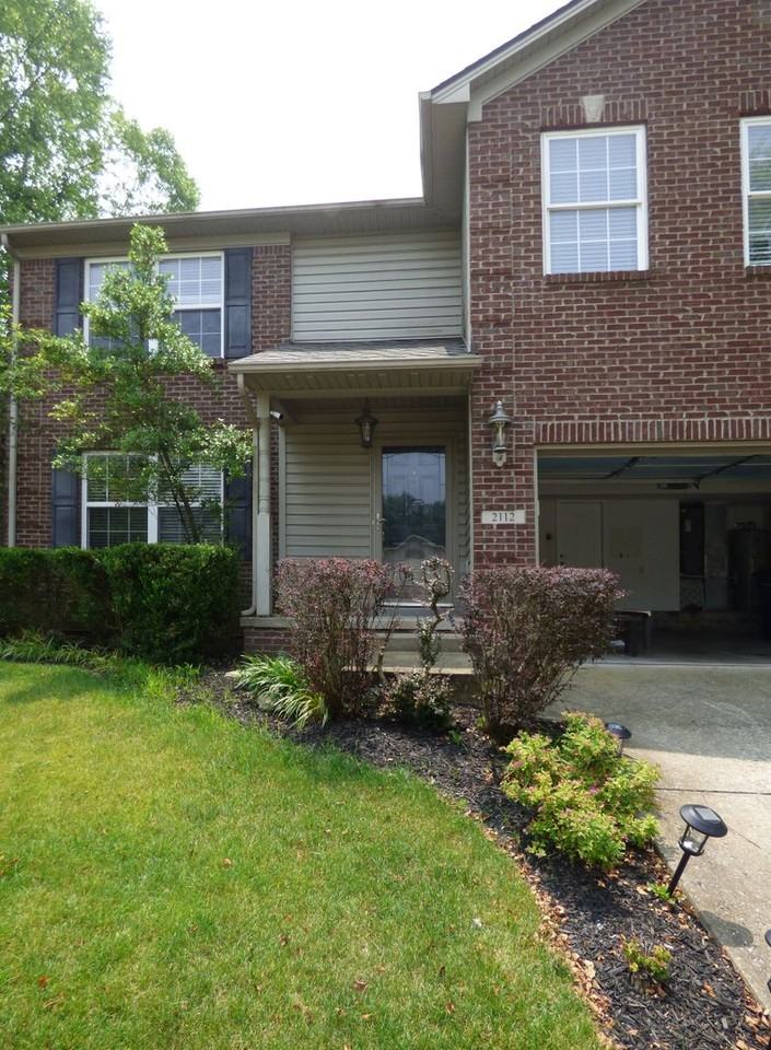 2112 Sovereign Ln - Photo 2 of 45