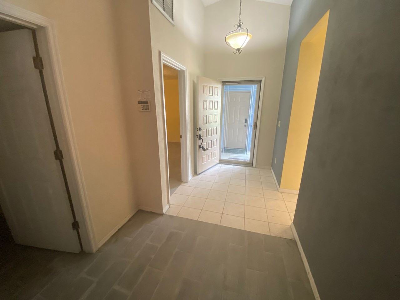 278 Glenbriar Cir - Photo 3 of 39