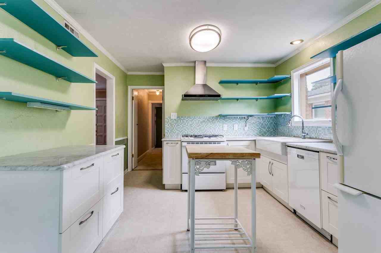 3632 Demaret Dr - Photo 4 of 12