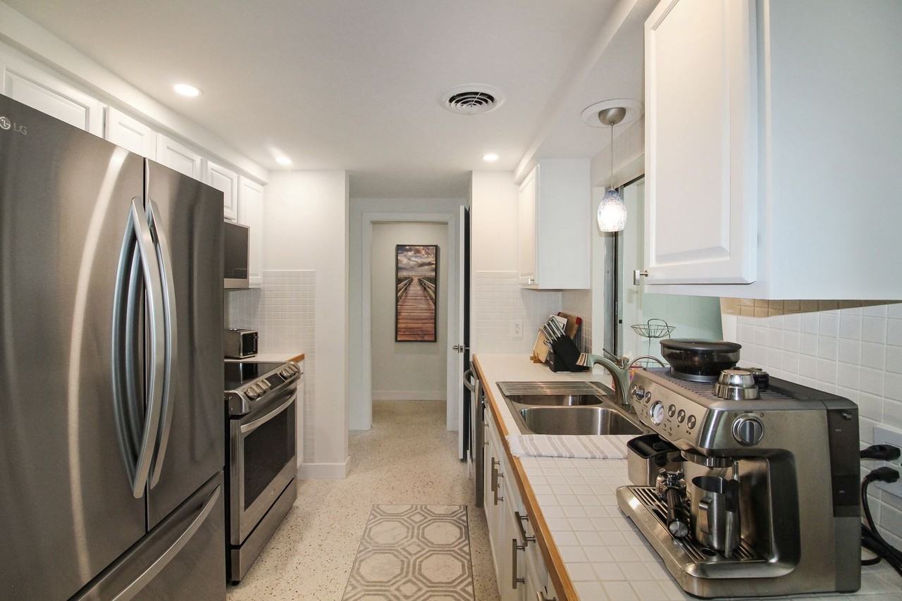 324 Treasure Rd - Photo 4 of 14