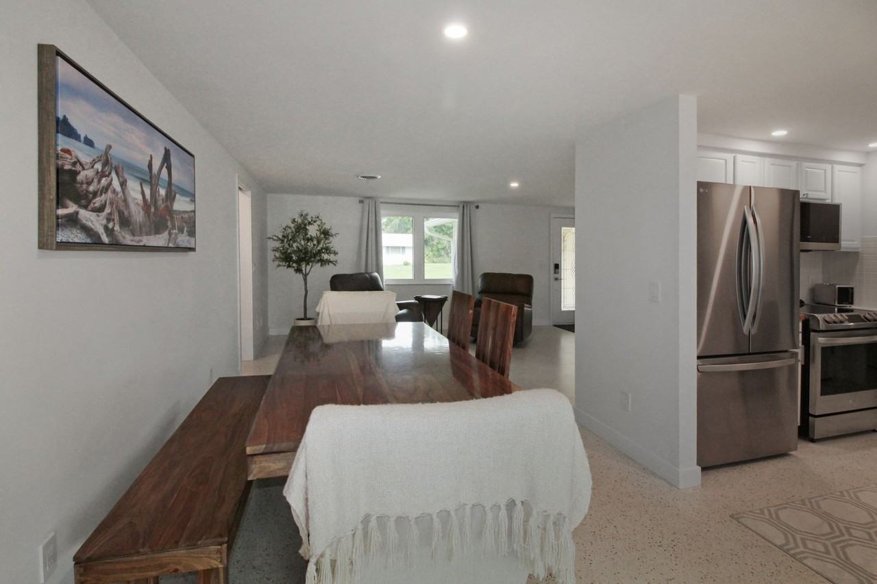 324 Treasure Rd - Photo 6 of 14