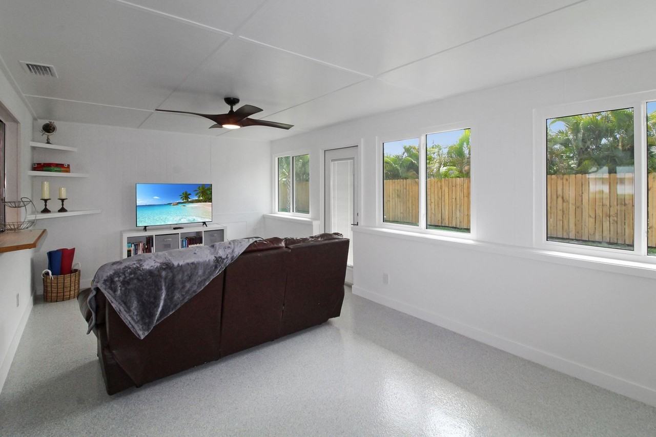 324 Treasure Rd - Photo 7 of 14