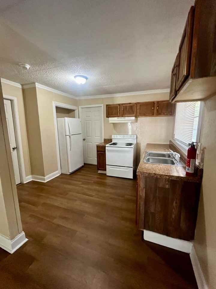 60 Martin Luther King Jr Blvd - Photo 3 of 10