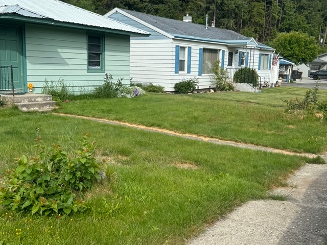 1023 E Larch Ave - Photo 2 of 13