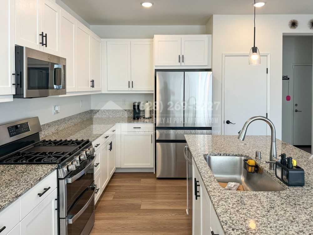 204 Woodland Pl - Photo 3 of 23