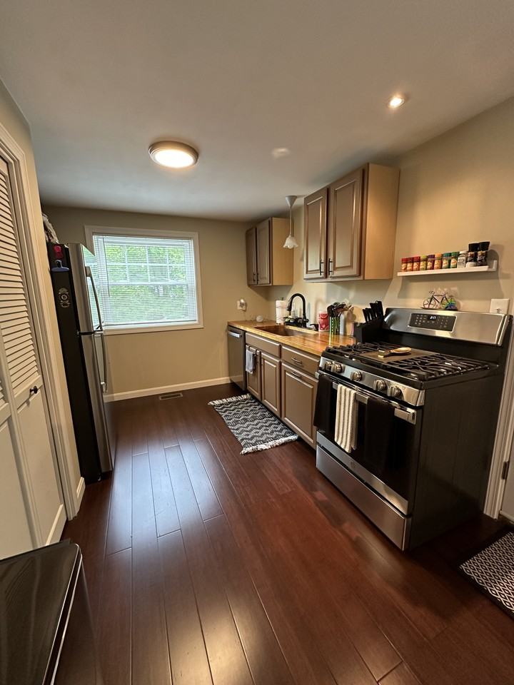 38 Main St #A - Photo 5 of 13