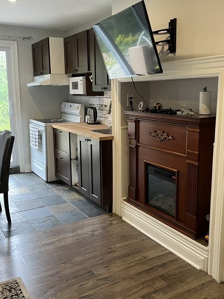 43 Brenda Blvd - Photo 3 of 4