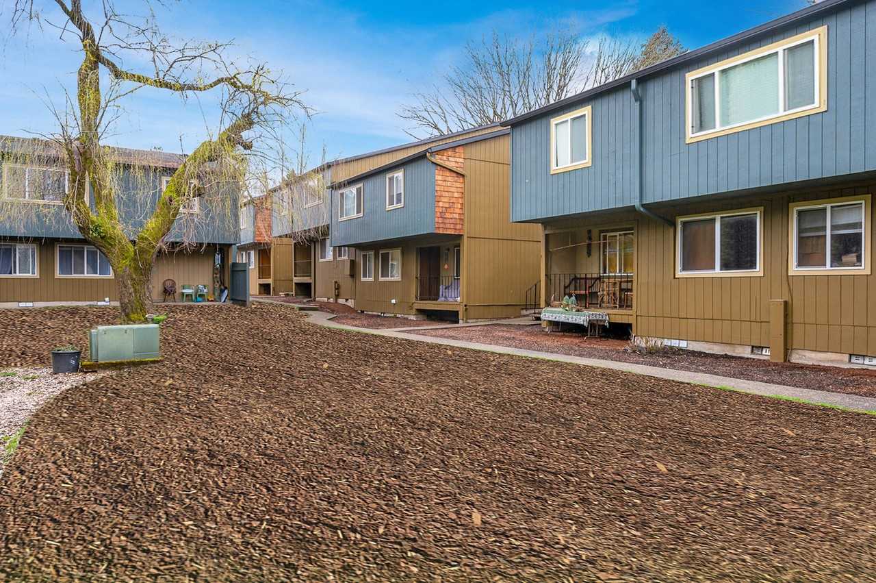 Shady Glen Apartments - Photo 2 of 22