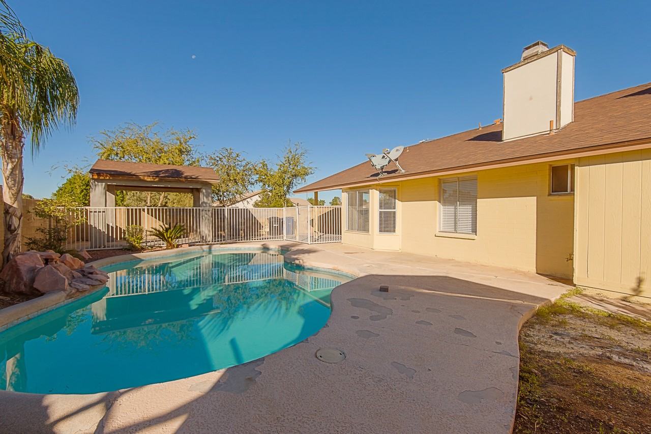 6243 E Grandview Cir - Photo 3 of 15