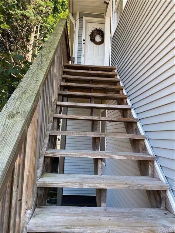 879 Commerce St - Photo 2 of 6