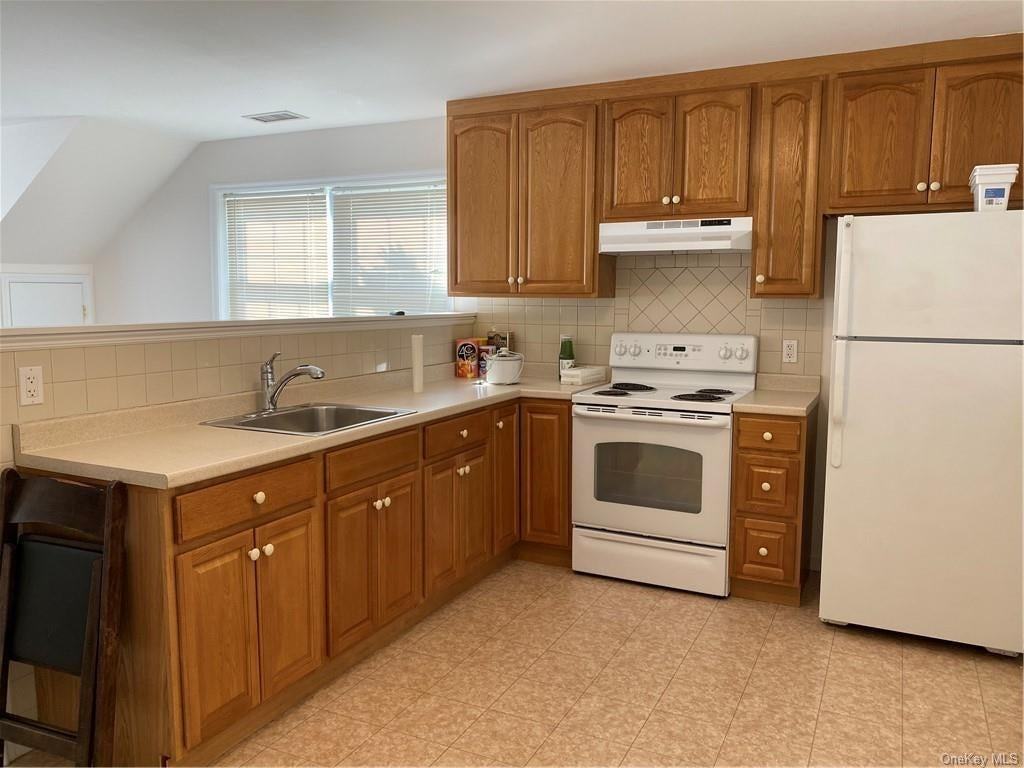 879 Commerce St - Photo 3 of 6