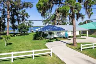 924 Lake Dr E - Photo 1 of 1