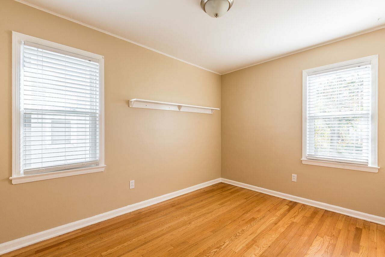 22105 Audette St - Photo 3 of 9