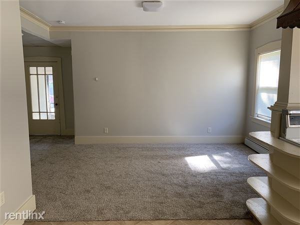 209 Valley Ave Nw Apt 1 - Photo 3 of 13