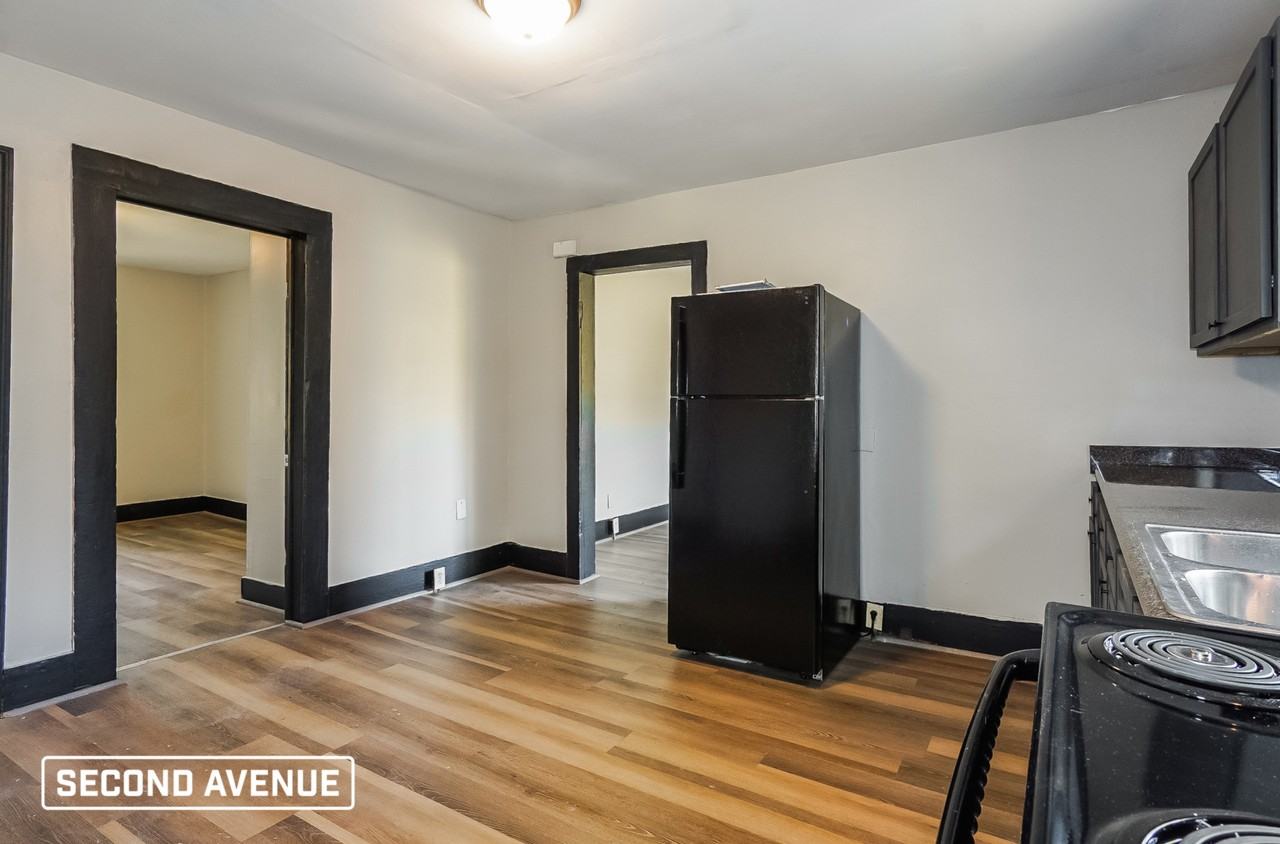 412 Irving St - Photo 5 of 26