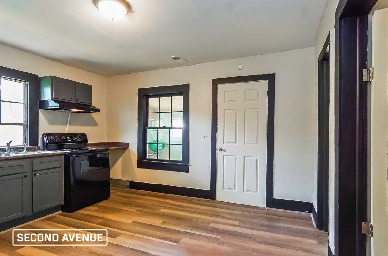 412 Irving St - Photo 7 of 26