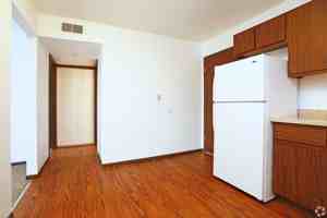 featured image of W Crestwood Dr