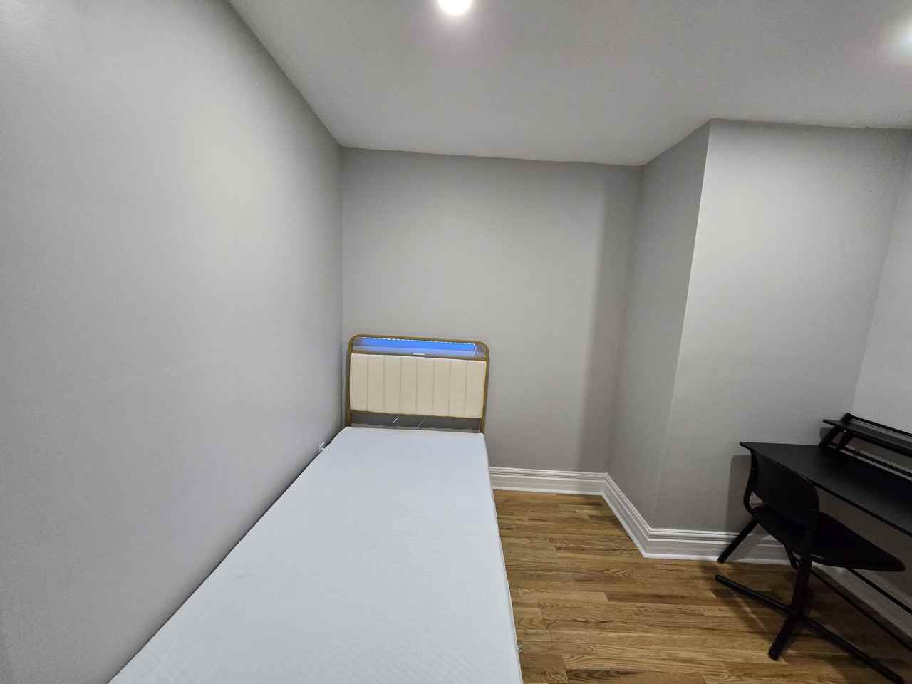 Deschamps Ave - Photo 5 of 6