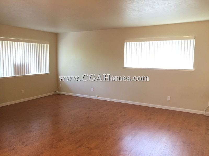 275 Sharp Cir #4 - Photo 2 of 7