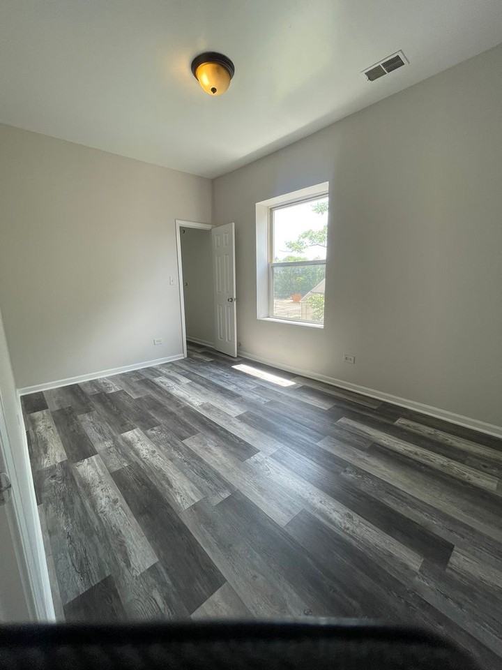 3001-09 W. 19th - Photo 4 of 36