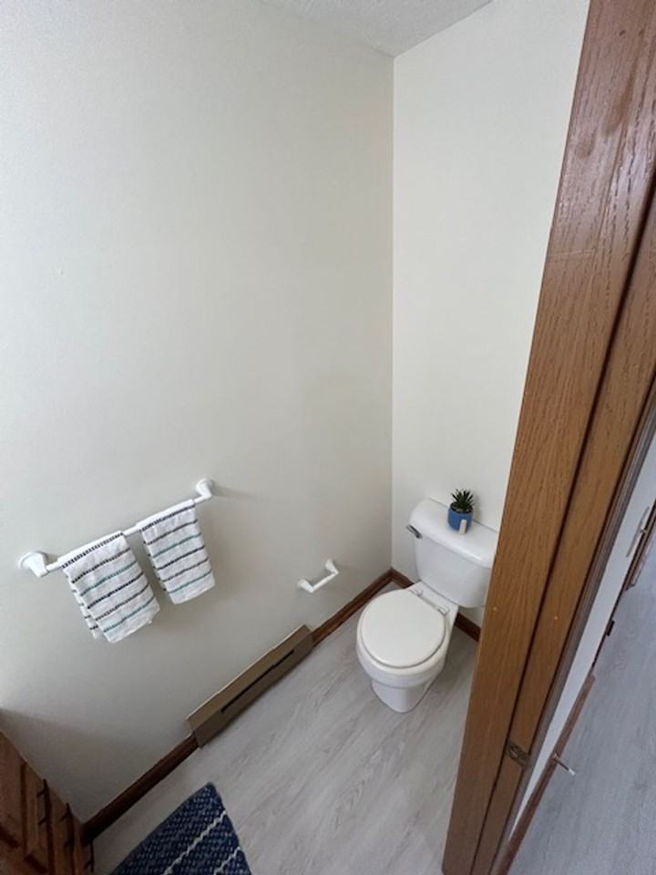 1520 Hawk Cir - Photo 5 of 15