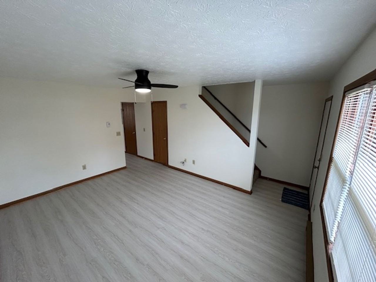 1520 Hawk Cir - Photo 6 of 15