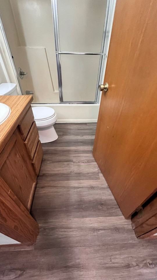 Welcome Home to this charming 2 bedroom, 1 bathroom apartment in Neenah, WI! - Photo 3 of 11