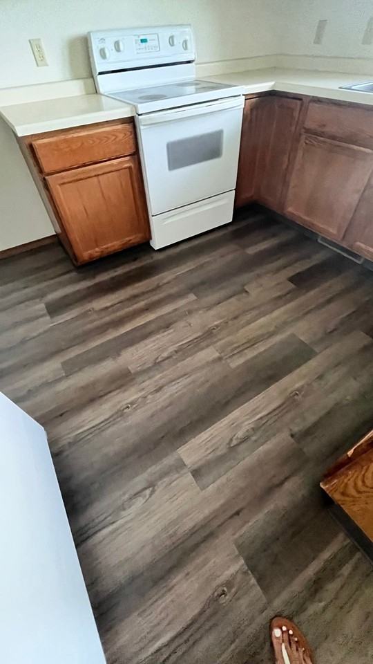 Welcome Home to this charming 2 bedroom, 1 bathroom apartment in Neenah, WI! - Photo 7 of 11