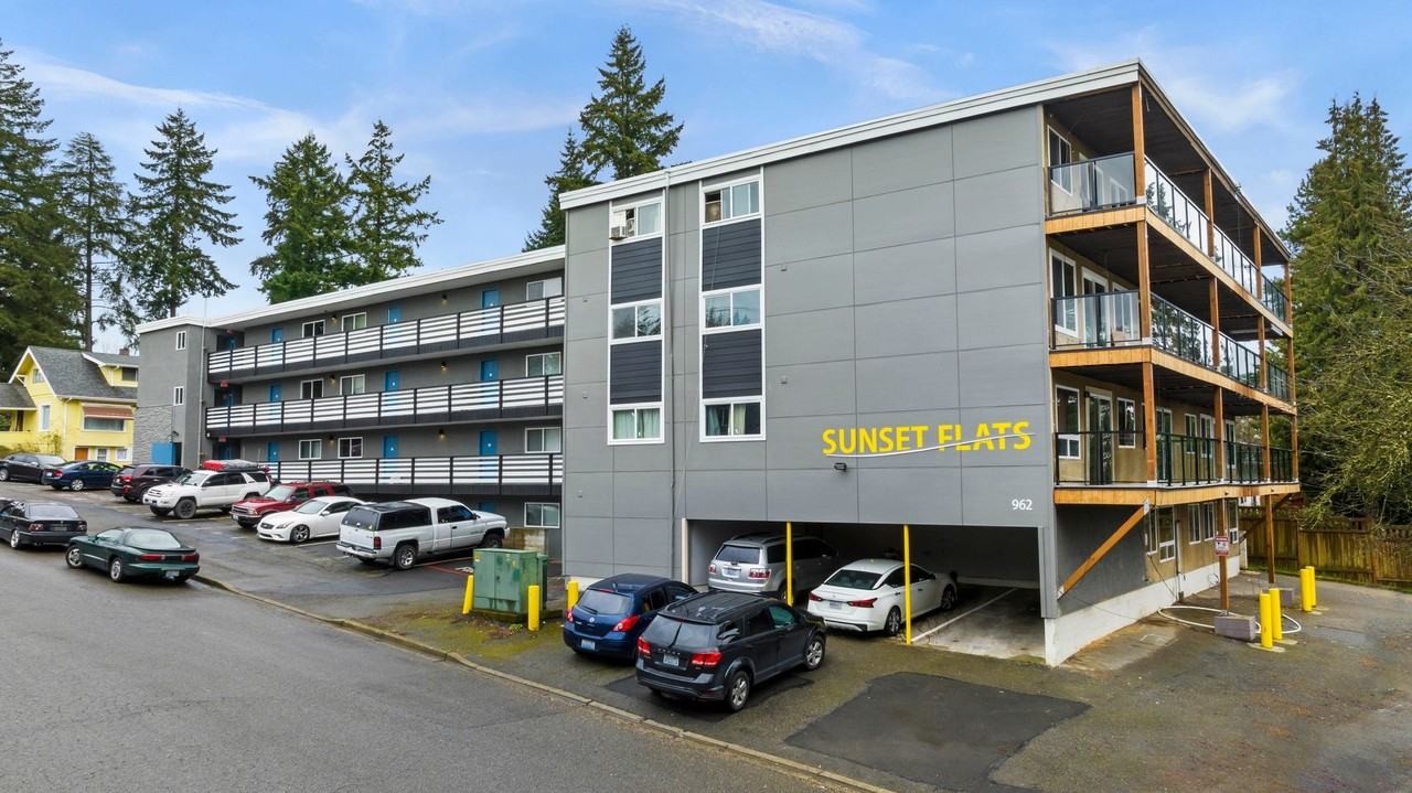 Sunset Flats - Photo 7 of 49