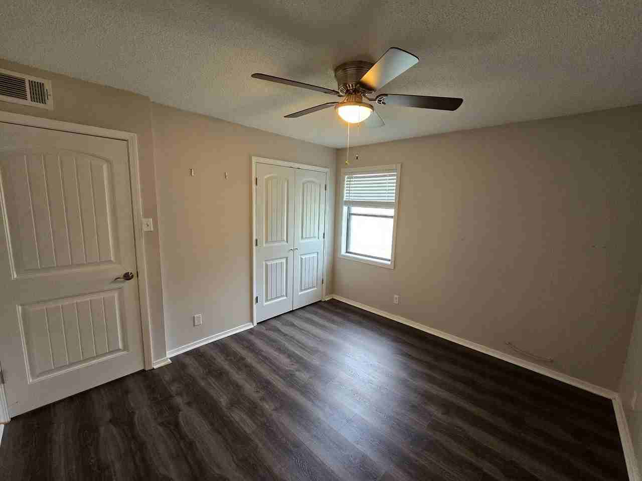 330 S 17th St - Photo 7 of 17