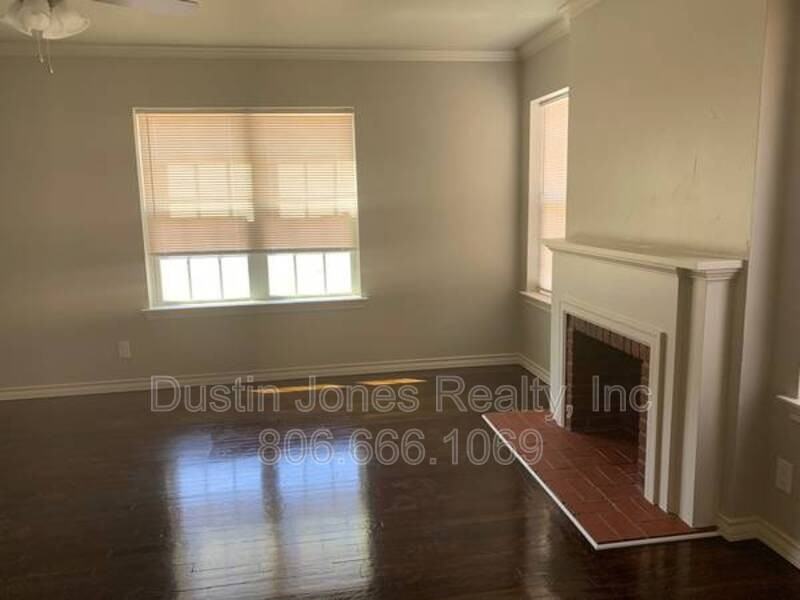 1910 25th St - Photo 2 of 9