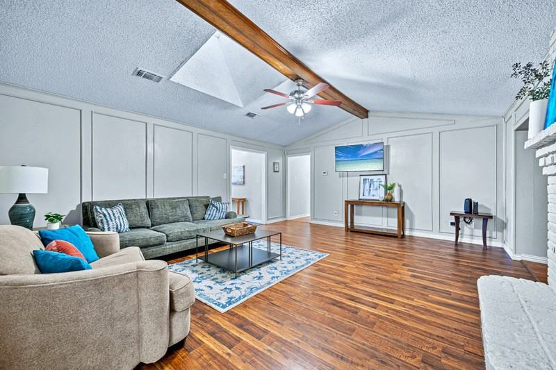 407 Shockley Ave - Photo 3 of 10