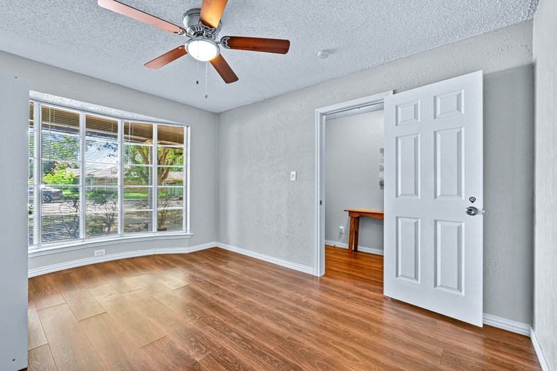 427 Shockley Ave - Photo 3 of 10