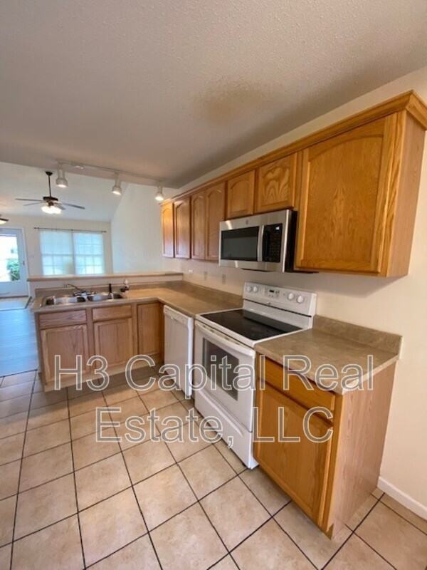 55 Crimson Ct #B - Photo 3 of 16