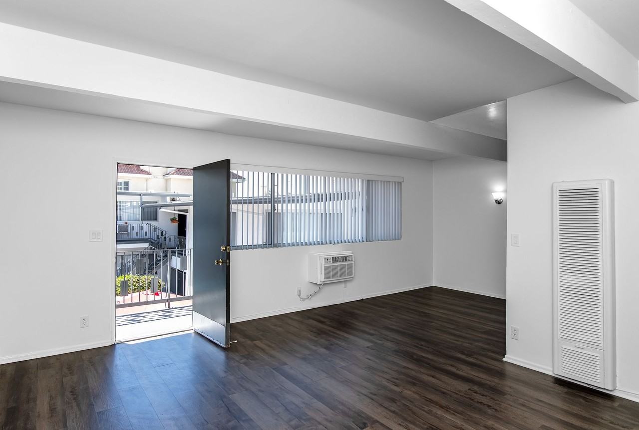 hon272 - Photo 2 of 14