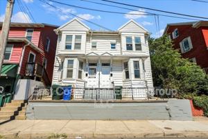 featured image of 803 S Potomac St #803
