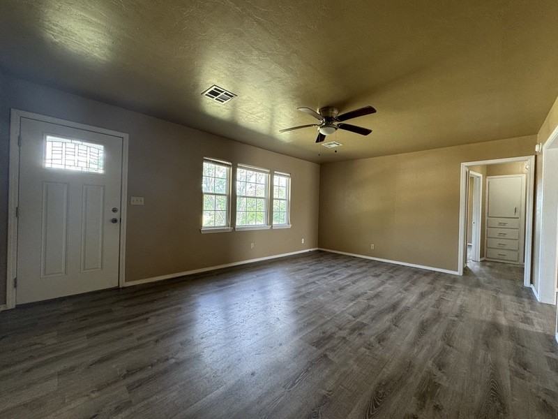 2715 Main St - Photo 3 of 14