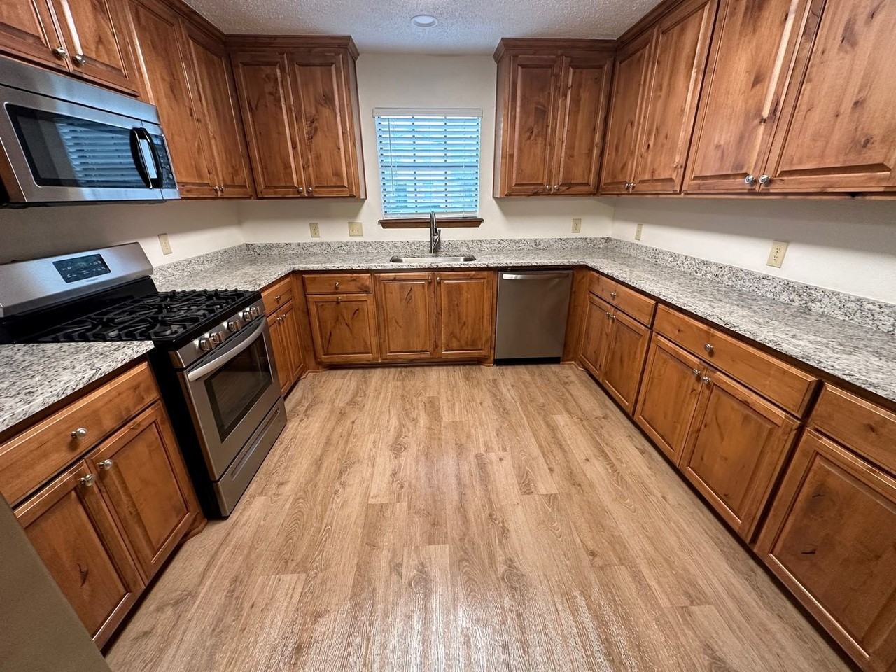 4409 Alicia Dr - Photo 5 of 19